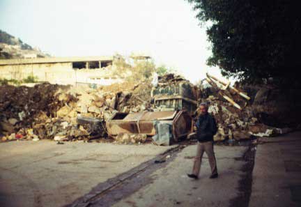 One of the two large roadblocks near the Makatah that we removed in January 2003 and was not replaced.